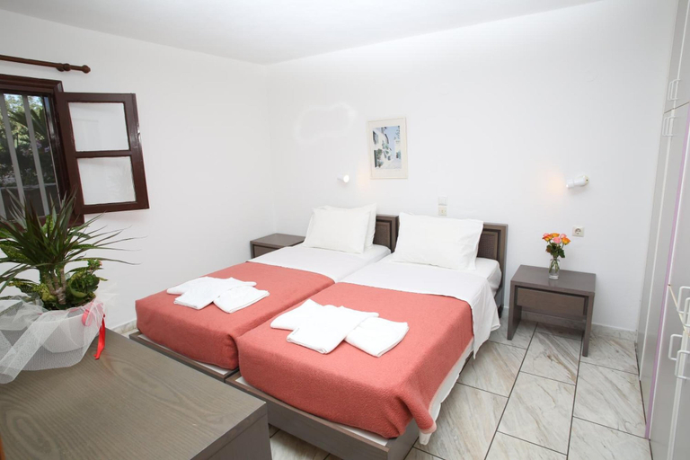 Bedroom 5, Kiriakos Apartments, Crete