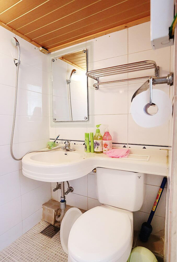 Bathroom 3, Inwoo House, Jongno