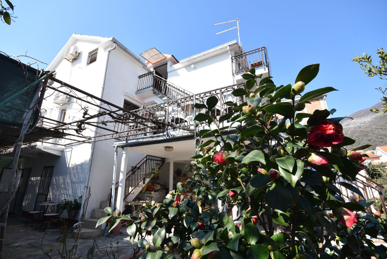 Exterior & Views 2, Malovic Apartments