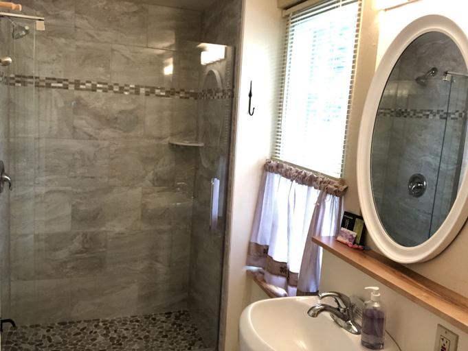 Bathroom 3, Spring Hill Inn, Tolland