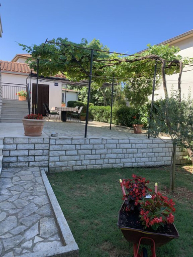 Exterior & Views 2, Cozy Dorina Apartment for 2, Pula