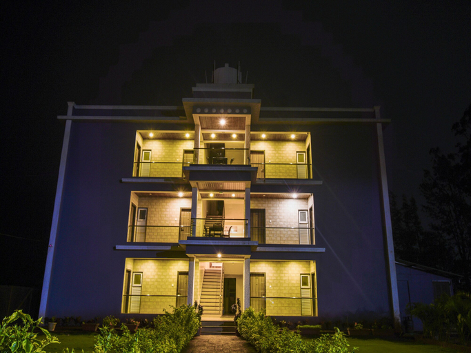 Exterior & Views 2, Treebo Prince Palace With Swimming Pool, Satara