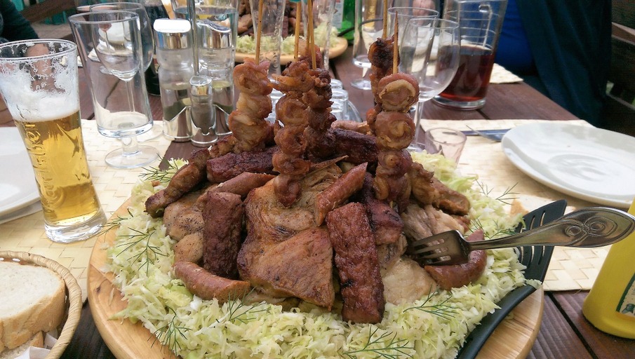 Food & Drinks 5, Conacul Bunicilor, Baia De Fier