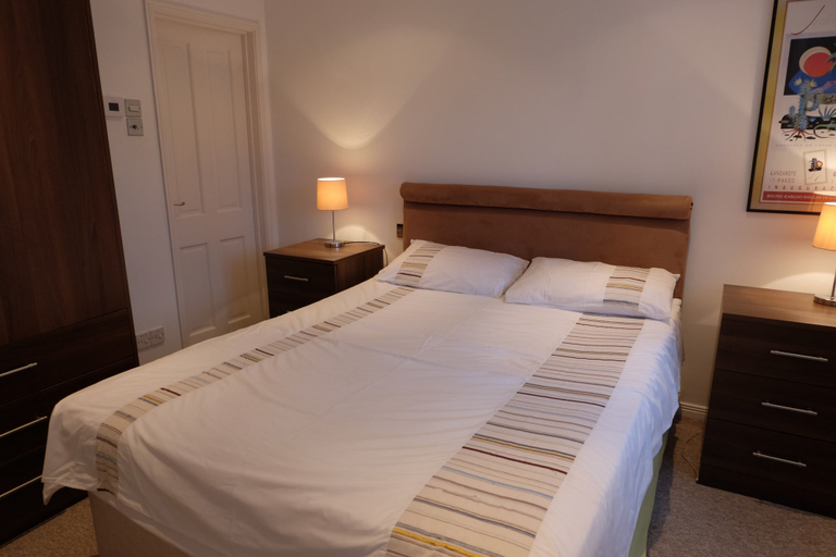 Bedroom 3, Oakridge, St Mellion, Cornwall + 2 Leisure Passes, Cornwall