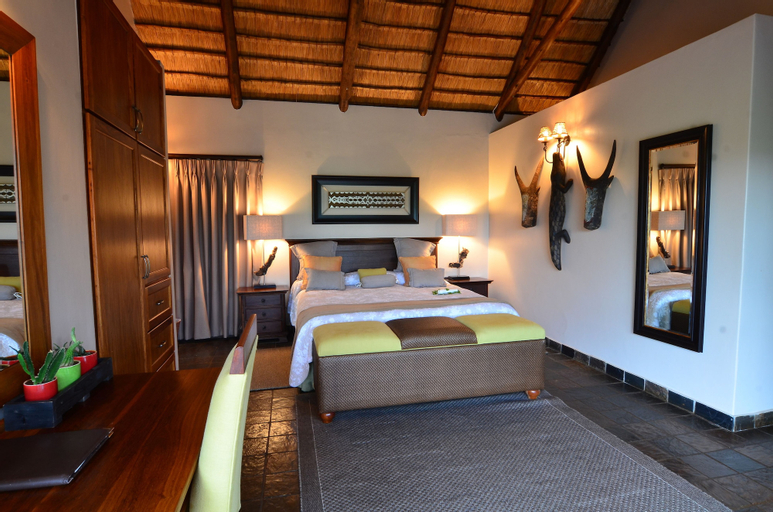 Bedroom 4, Amakhosi Safari Lodge and SPA, Zululand