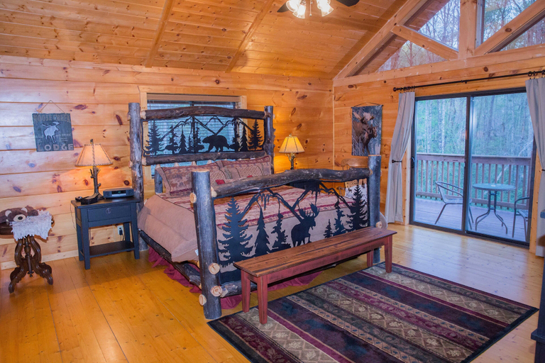 Bedroom 2, Cub Creek Lodge - Three Bedroom Cabin, Sevier