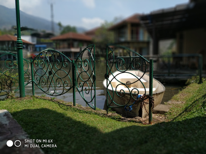 Others 3, Villa Lot 5 Lake View for 30 pax, Cianjur
