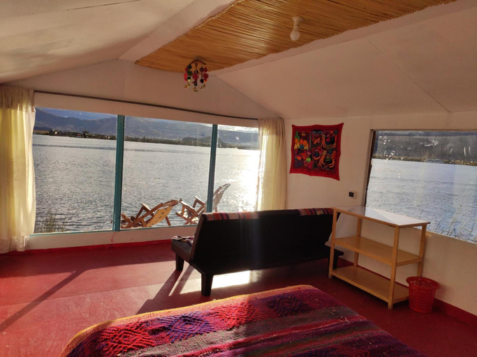 Others 5, Uros Quechua Lodge, Puno