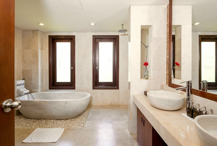 Bathroom 3, Luxury Pool Villas in Purama Villas, Da Nang