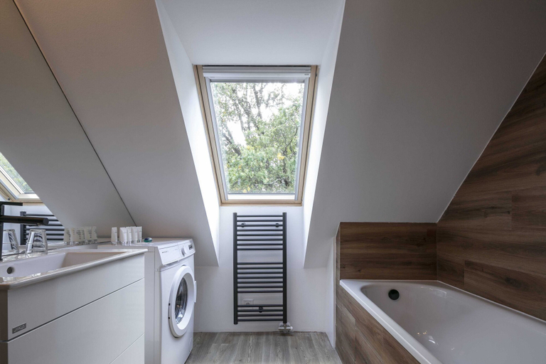 Bathroom 4, Pytloun Flat Hotel, Liberec