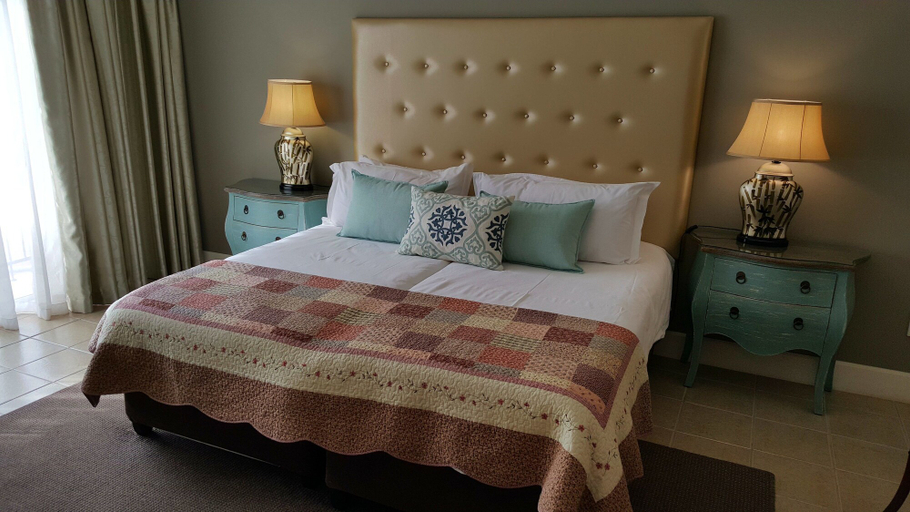 Bedroom 2, The Mandyville, Cacadu