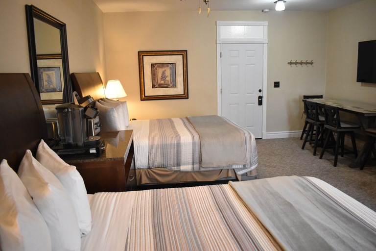 Bedroom 4, Silver Horseshoe Inn, Fremont