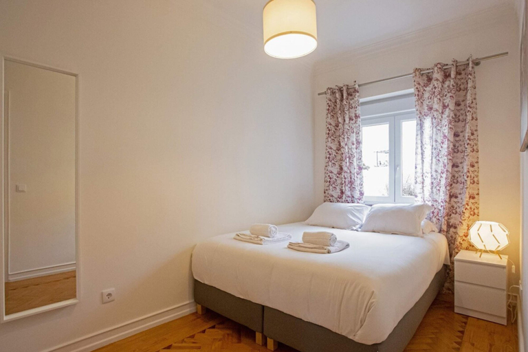 Bedroom 2, Cosy 1 Bedroom Apartment in Belém, Lisbon