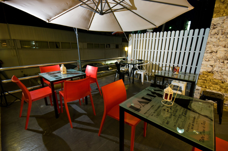 Food & Drinks 5, Burnt Oak, Ratchathewi