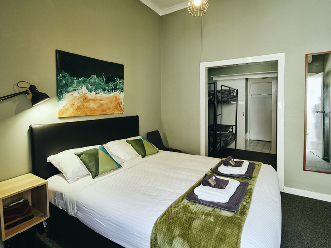 Bedroom 4, Black Diamond Lodge, Collie