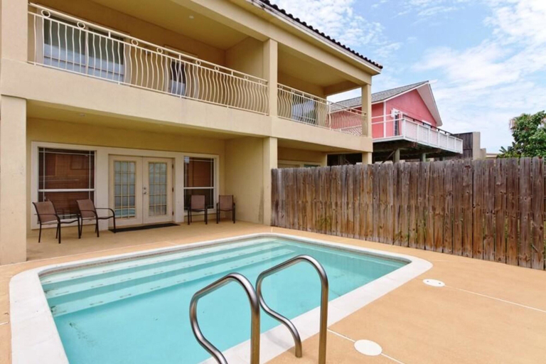 Sport & Beauty 1, Romero House Townhouse A, Cameron