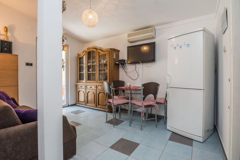 Others 5, Apartments Horvatic, Vir