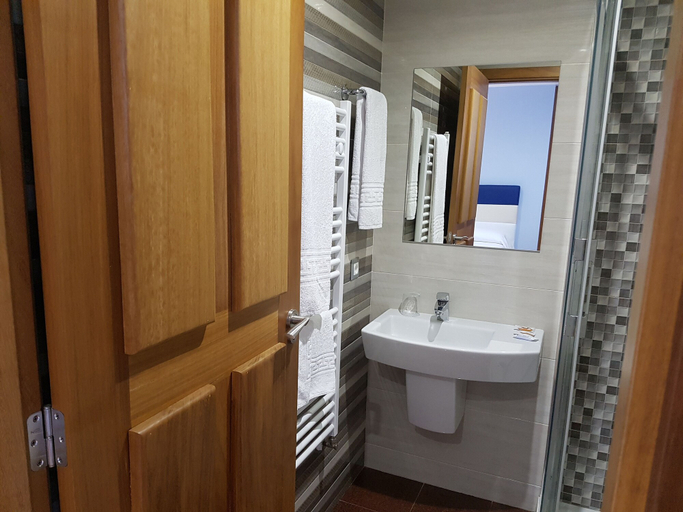 Bathroom 5, Hostal Camelot, León