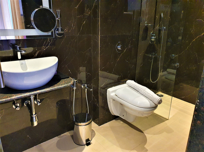 Bathroom 4, Shanti Solitaire Arpora, North Goa