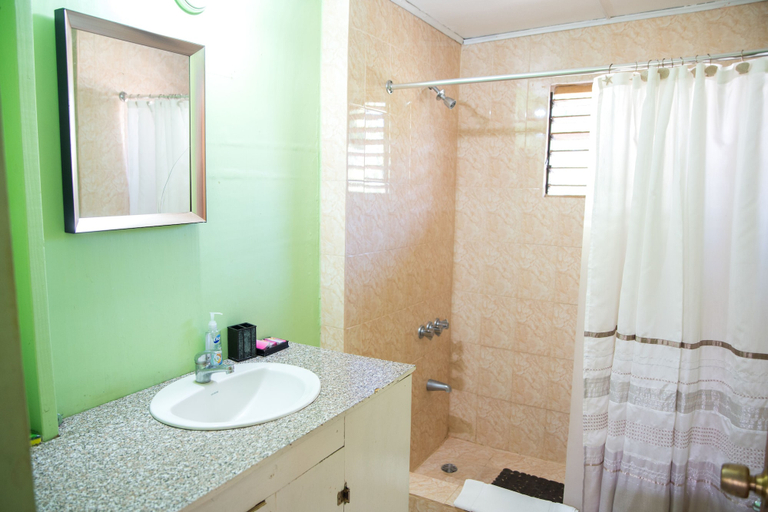 Bathroom 3, Cali Cottages