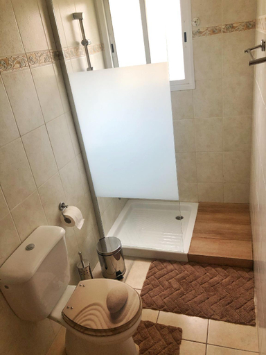 Bathroom 3, Raise Cosy studio with pool in Limassol