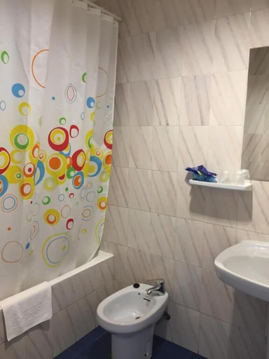 Bathroom 5, Hostal Comercio, Alicante