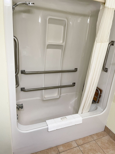 Bathroom 4, Hudson Inn & Suites, Saint Croix