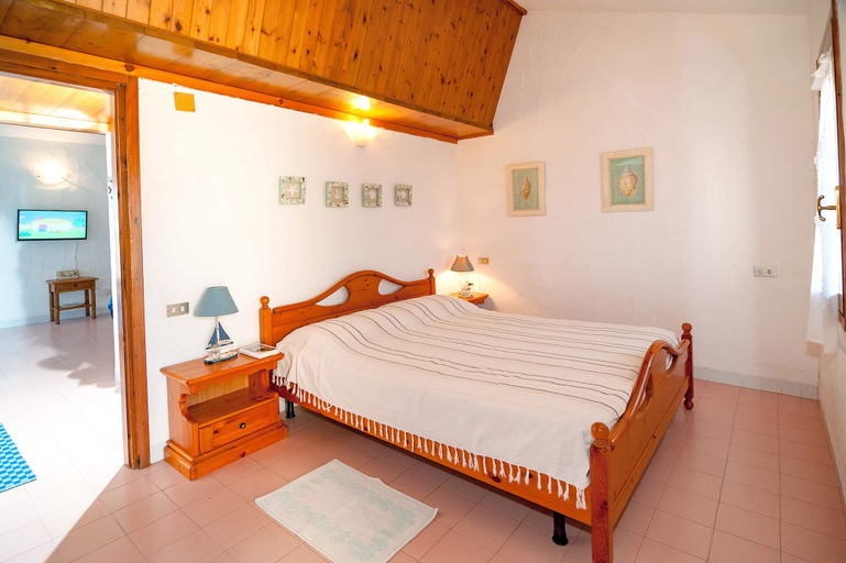 Room 4, Fantastic Sardinia casa capitano CAP01, Nuoro
