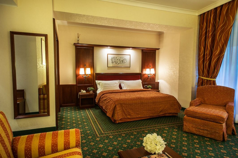 Bedroom 3, Lux Garden Hotel, Azuga