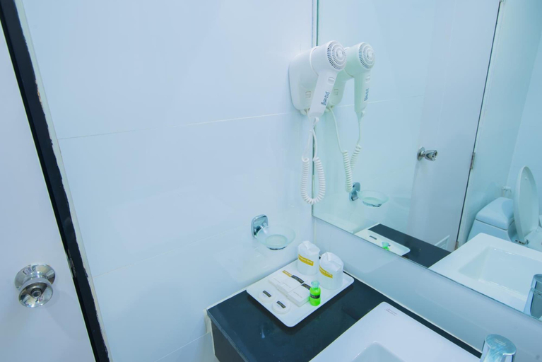 Bathroom 5, Asawann Hotel, Muang Nong Khai