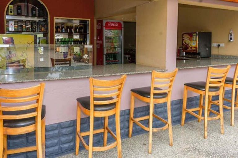Food & Drinks 4, Fort Fun City, Fort Portal