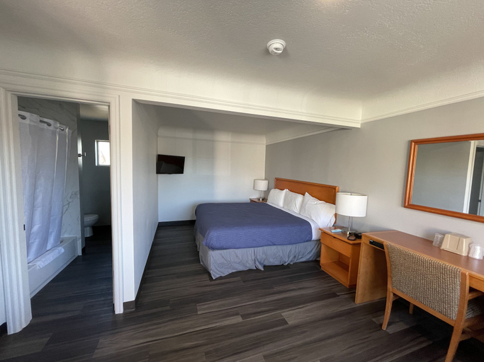 Bedroom 2, Holiday Motel, Multnomah