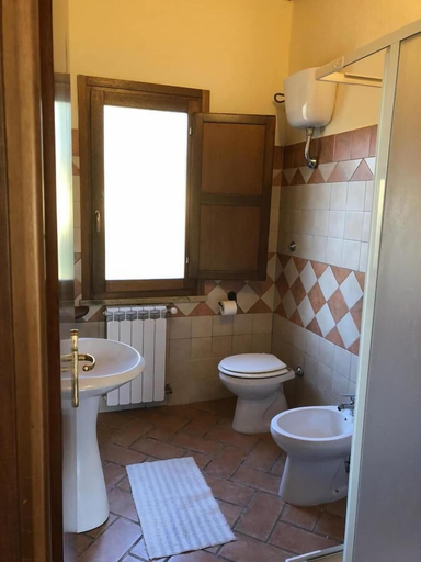Bathroom 5, Sa Tanchitta, Oristano