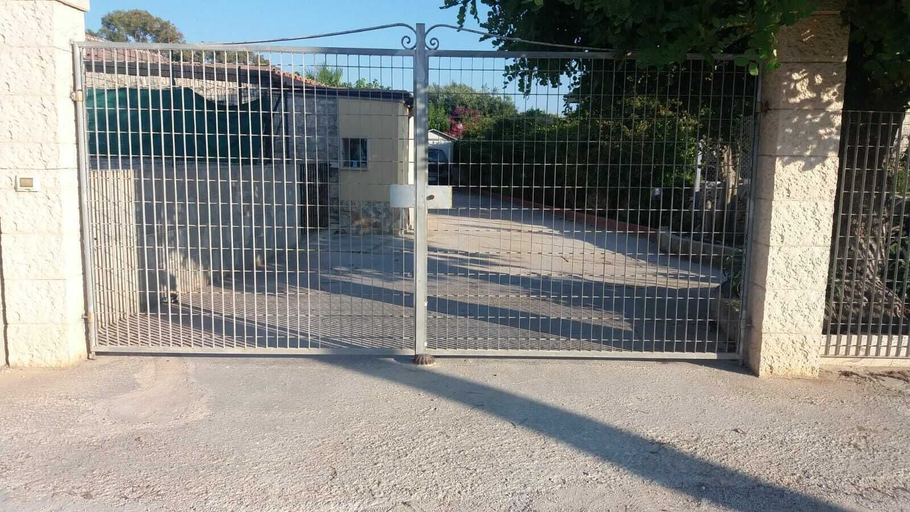 Others 4, Casa Graziella, Ragusa
