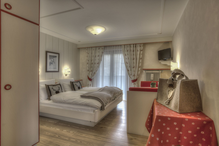 Bedroom 3, Hotel Luianta, Bolzano