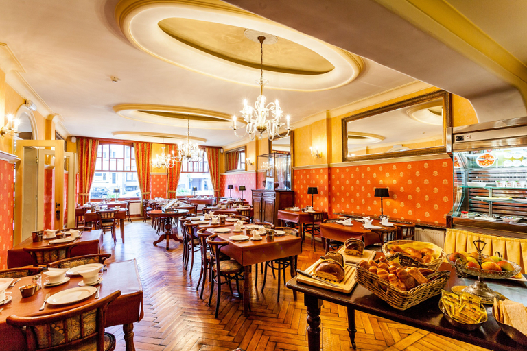 Food & Drinks 5, Avenue Hotel by F-Hotels, West-Vlaanderen