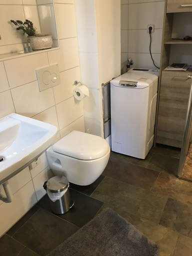 Bathroom 3, Schön Apartments, Esslingen