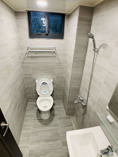 Bathroom 2, Taichung Wululu, Taichung