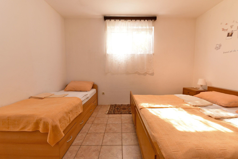 Bedroom 2, Apartment 1562, Pula