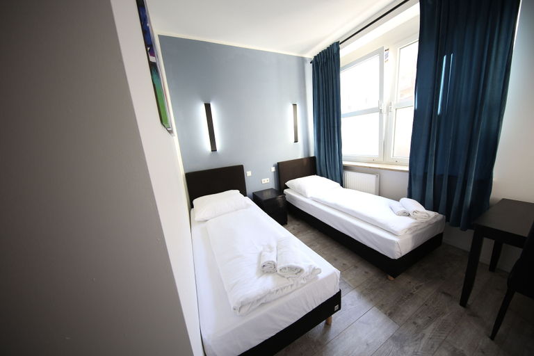 Bedroom 4, LUXOMES - Aparthotel Zentrum, Nürnberg