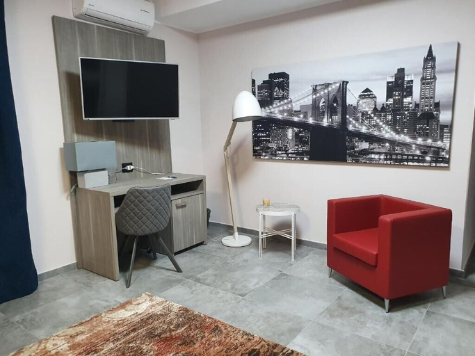 Others 5, Erasmus Hotel, Caltanissetta