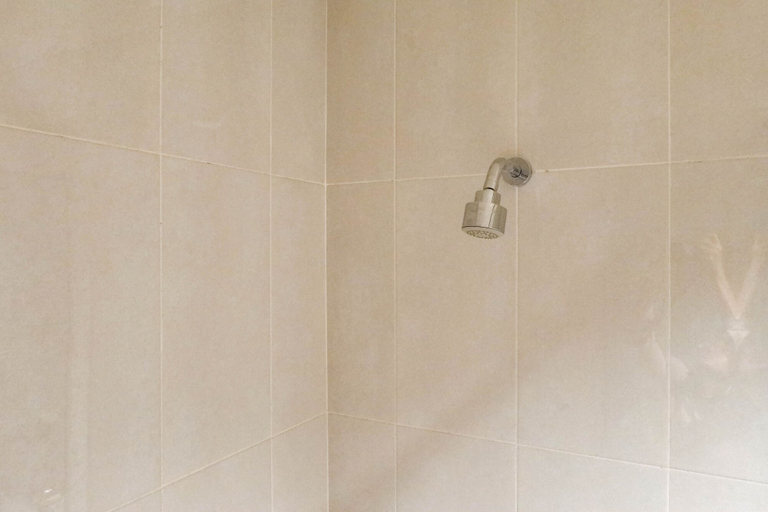 Bathroom 3, Exclusive and Vibrant 1BR Apartment at Praxis, Surabaya