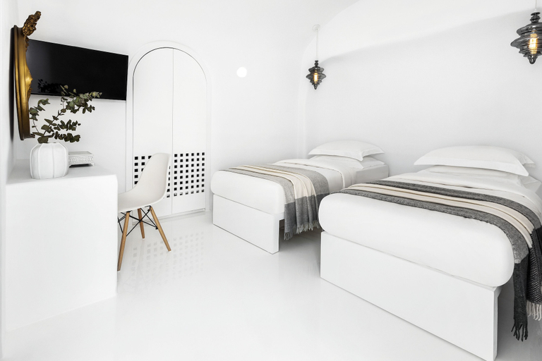 Bedroom 3, Erossea Villa Santorini Imerovigli, South Aegean