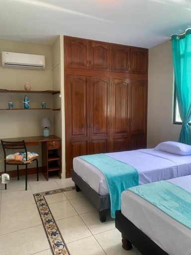 Bedroom 2, Reef Hostel Manta, Manta