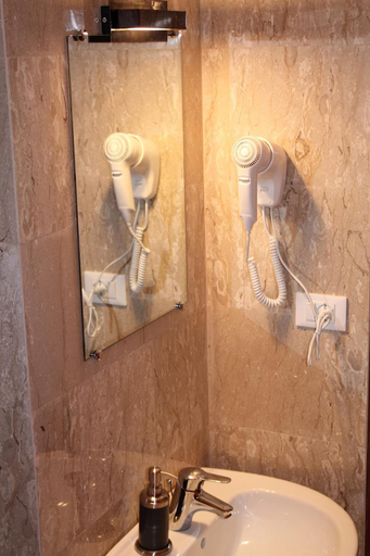 Bathroom 5, Roma Art Rooms, Rome