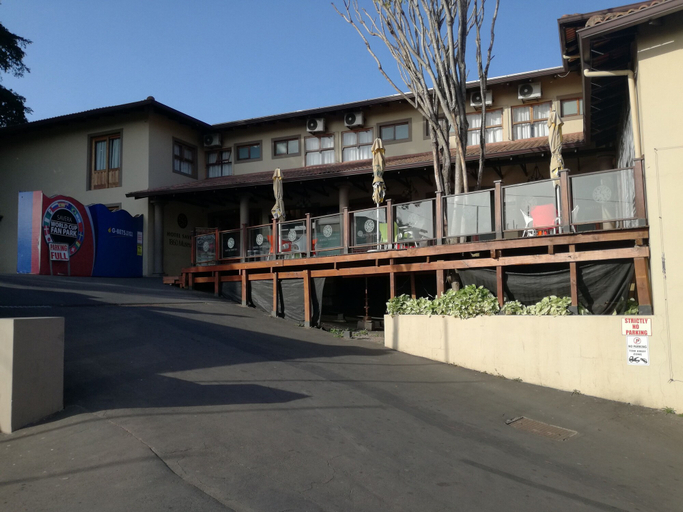 Exterior & Views, Hotel Savera, eThekwini