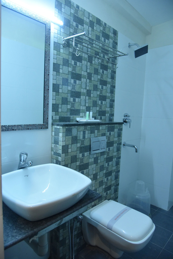 Bathroom 4, Hotel White Park, Chennai