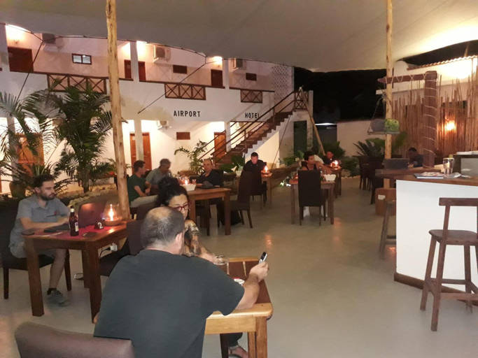 Food & Drinks 4, 27 Cafe Zanzibar Airport Hotel, Magharibi