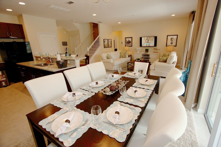 Food & Drinks 5, 4627 Solterra, Polk