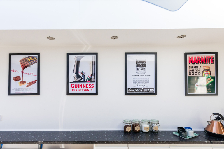 Food & Drinks 4, The Hollywood Beautiful 3 Bedroom House, Cardiff